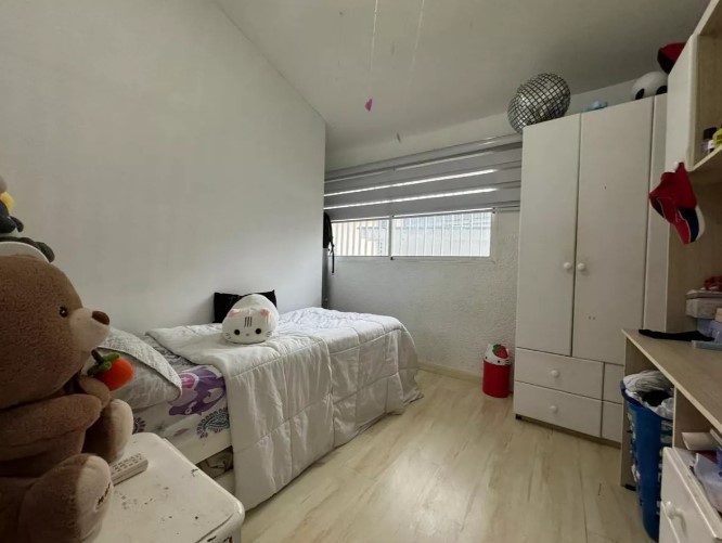 Stately Family Residence in Trigal Norte - Casa en El Trigal Norte